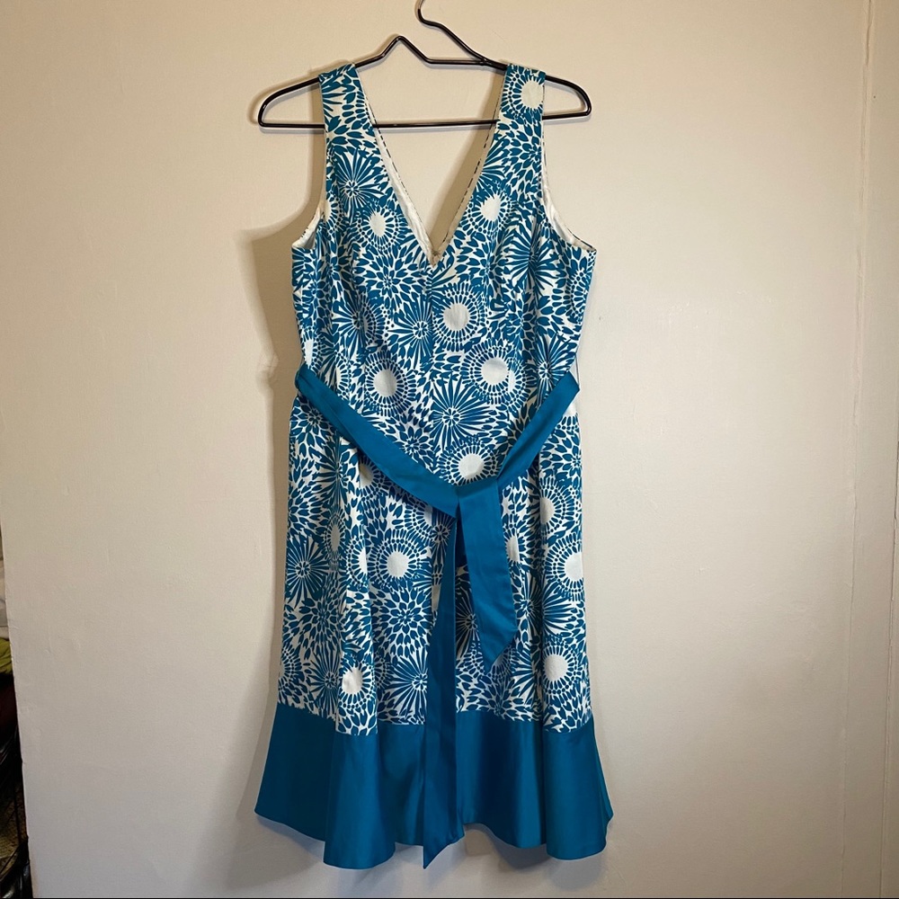 Jones Studio White & Blue Patterned Sleeveless Be… - image 1